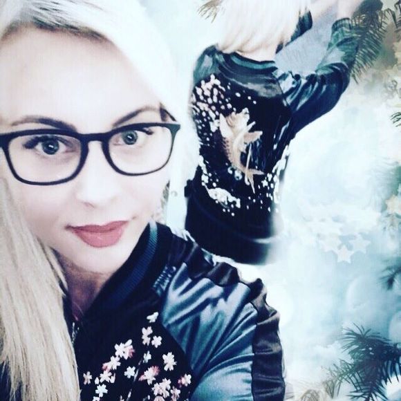 Meet your Posher, Gina - Picture 1 of 1